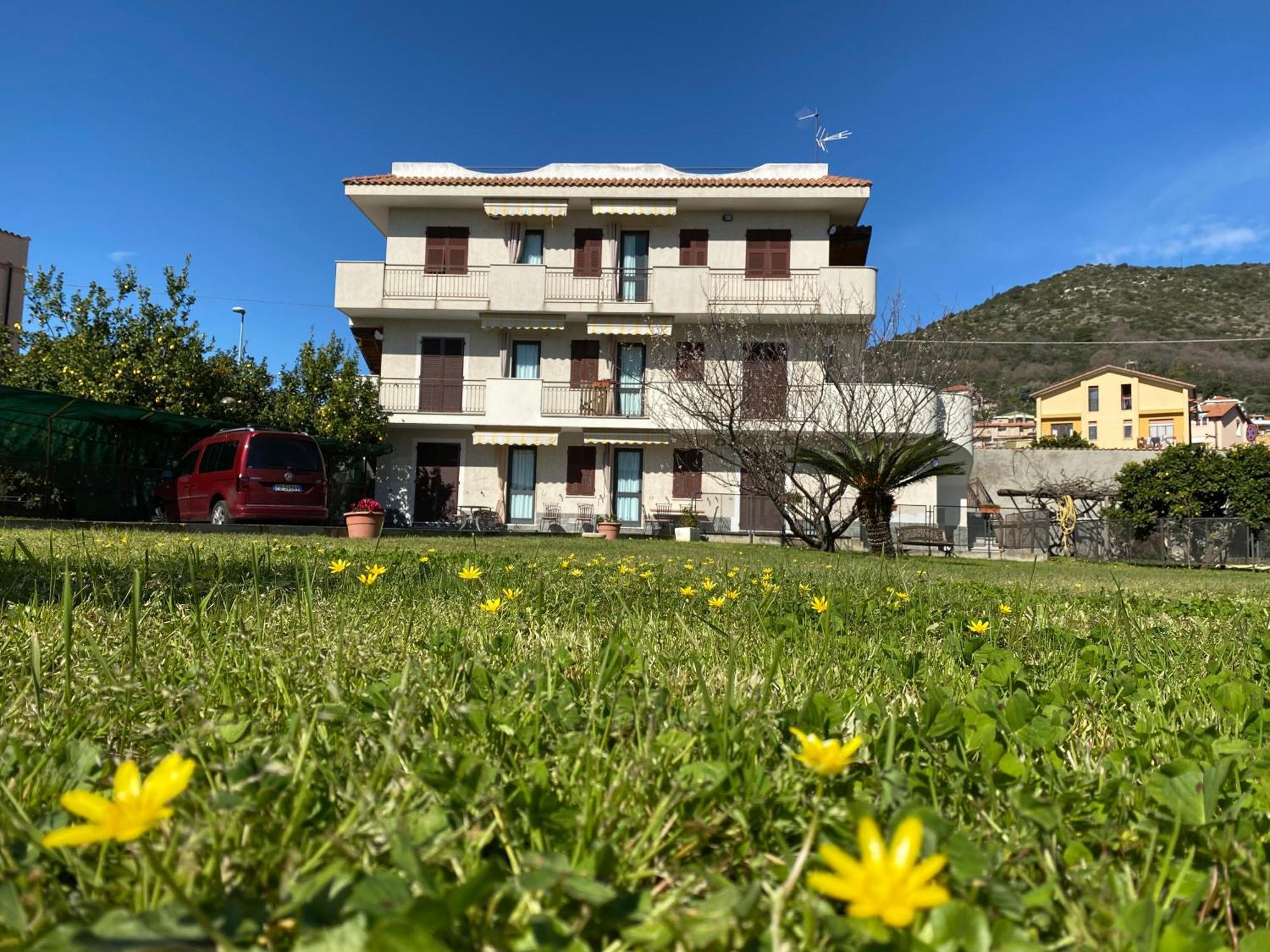 Aparthotel I Fiori Di Pietra Pietra Ligure Zewnętrze zdjęcie