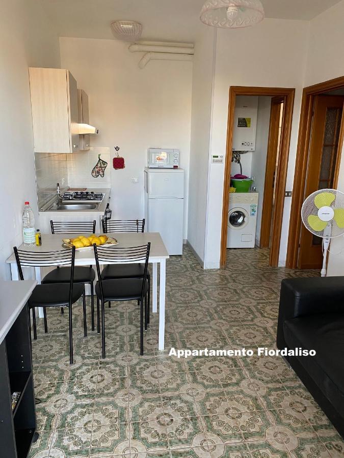 Aparthotel I Fiori Di Pietra Pietra Ligure Zewnętrze zdjęcie